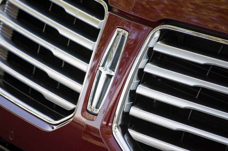  Lincoln Navigator 2014 года  (фото 38 из 61)